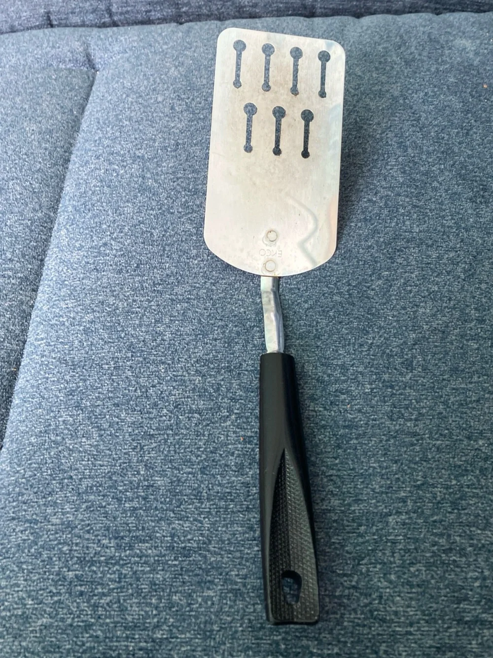 Vintage EKCO Extra Long Slotted Keyhole Spatula Chrome Black Plastic Handle 11”